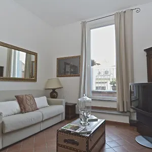 Spanish Steps Corner Appartement