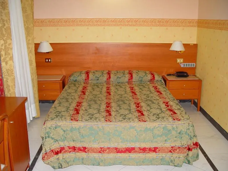 ***  Repubblica Hotel Rome Italy